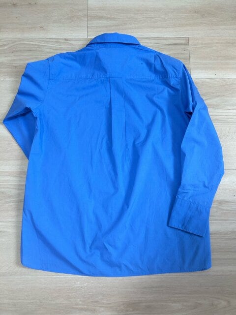 ユニクロ　コットンシャツ　バックスタイル