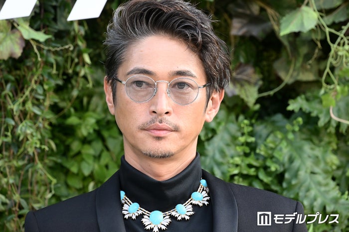 PINKY、夫・窪塚洋介の誕生日祝福 密着2ショットに反響「憧れ」「夫婦揃ってスタイル抜群」