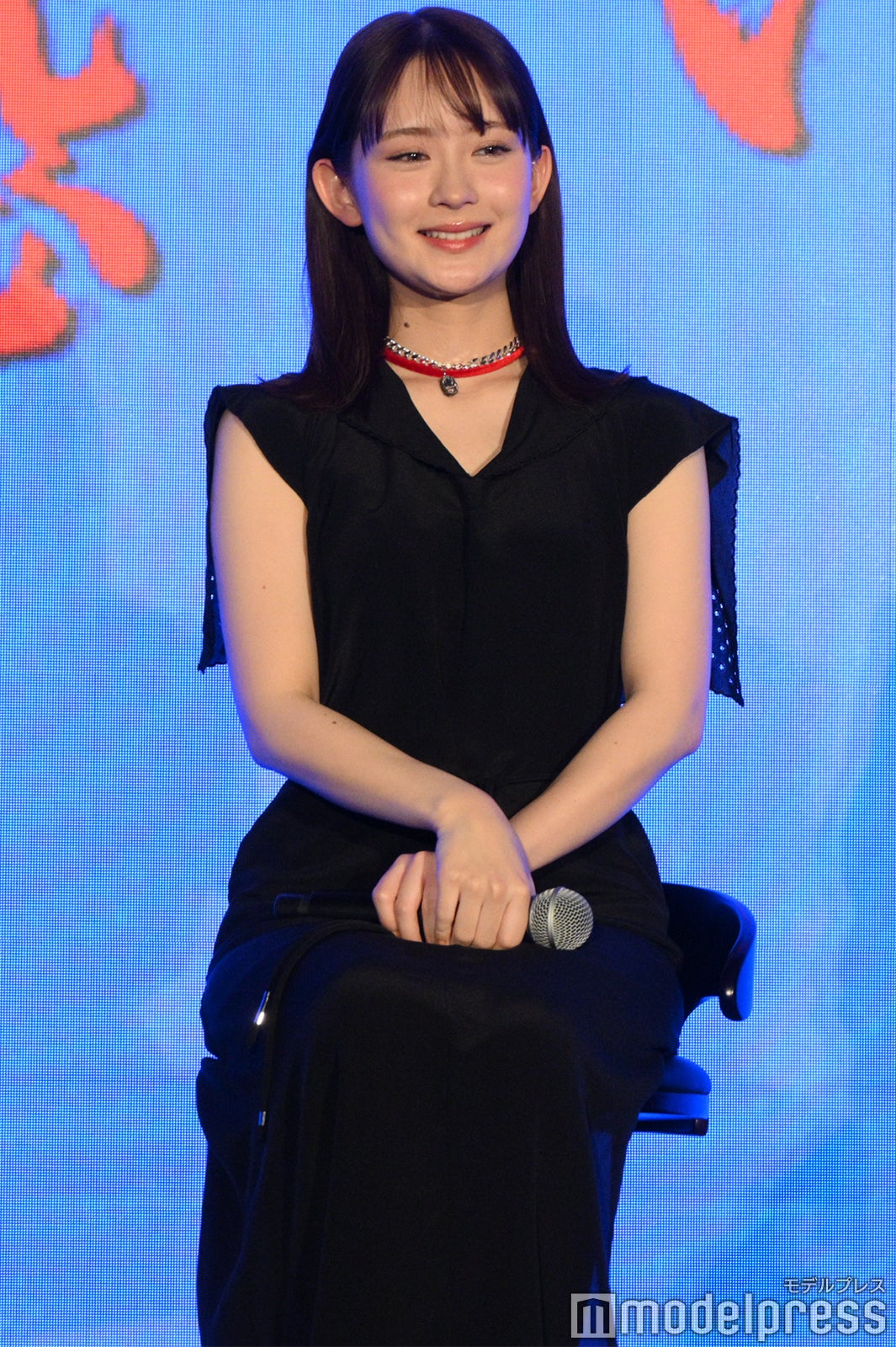 渡辺翔太のシャンプー・トリートメントボトルの現場持ち込みが気になって仕方がなかった畑芽育（C）モデルプレス