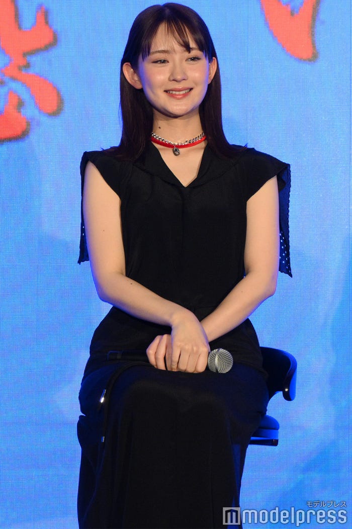 渡辺翔太のシャンプー・トリートメントボトルの現場持ち込みが気になって仕方がなかった畑芽育(C)モデルプレス