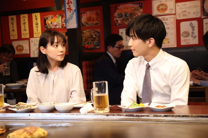 奈緒、岩田剛典「あなたがしてくれなくても」第10話より(C)フジテレビ