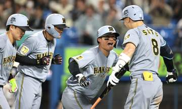 阪神・森下 プロ初満弾 輝に並んだ今季10号 入団から4年連続2桁は球団4人目