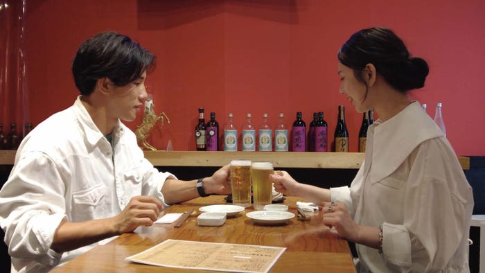 「ラブ トランジット」場面写真(C)2023 Amazon Content Services, LLC or its Affiliates. All Rights Reserved.