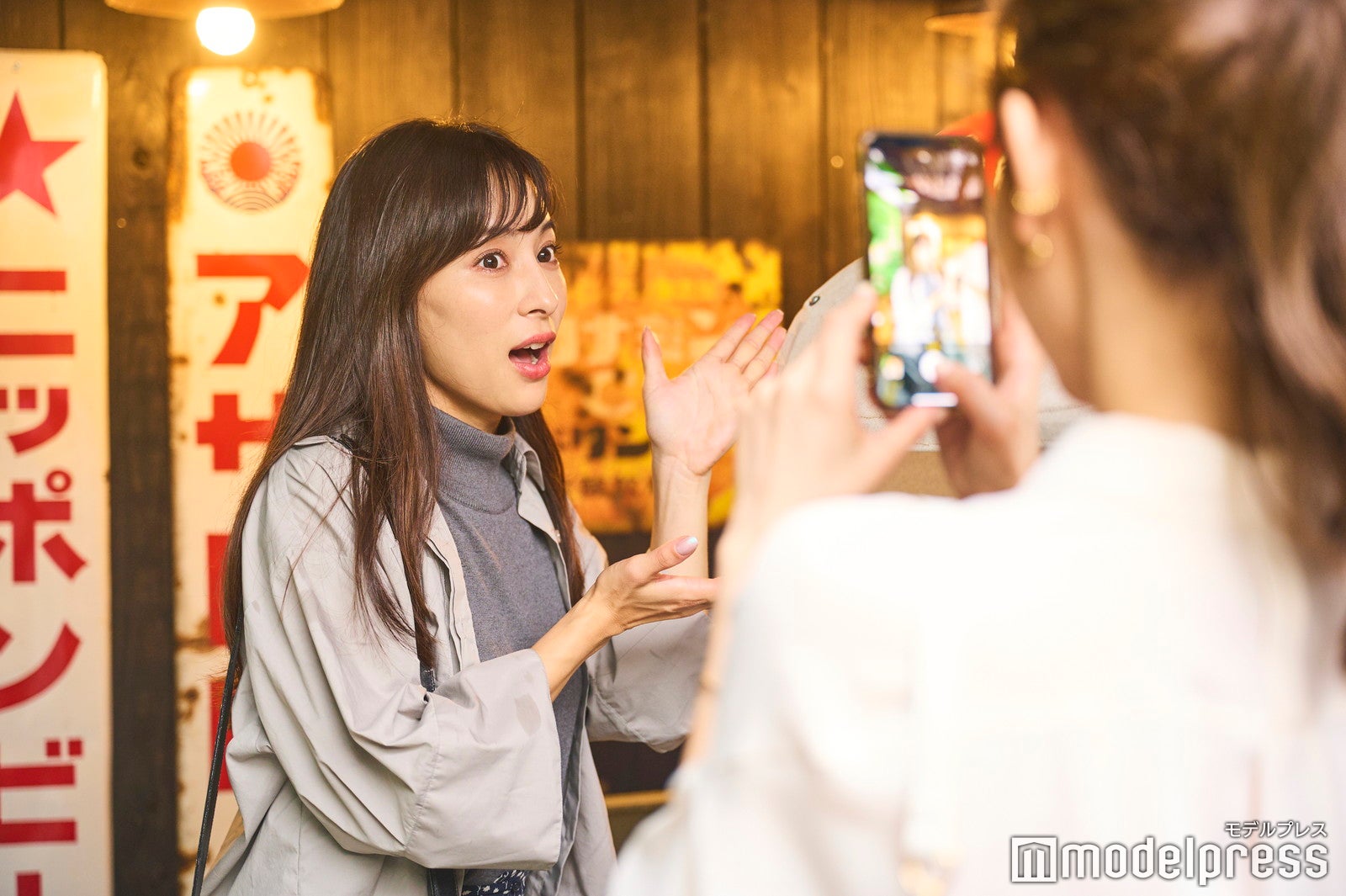 昭和レトロをテーマにした内装（C）モデルプレス