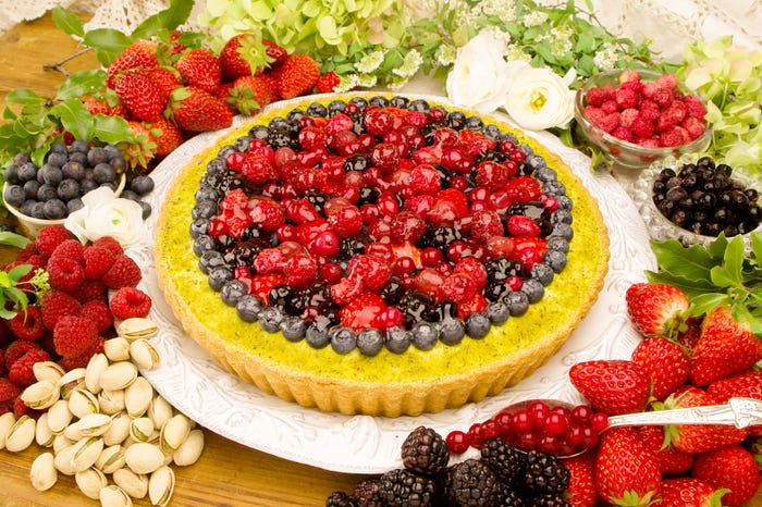 赤いフルーツとピスタチオクリームのタルト