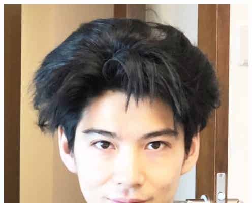 賀来賢人、“寝起きの髪型”が話題「もはや芸術」「シリーズ化希望」