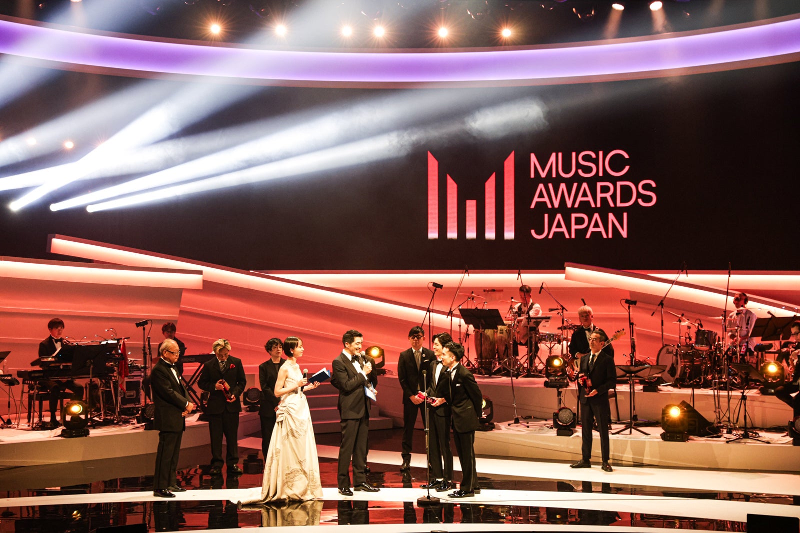 井桁弘恵、谷中敦、離婚伝説（C）CEIPA／MUSIC AWARDS JAPAN2025