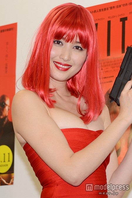 橋本マナミ、ノーパンノーブラSEXYボディコンで登場　男性を落とすテクニックを明かす