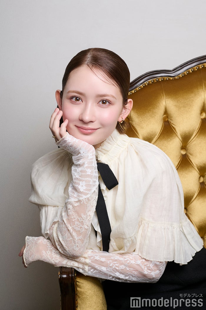 モデルプレスのインタビューに応じた畑芽育（C）モデルプレス