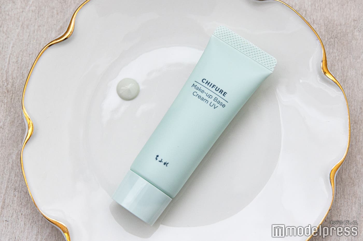 グリーン(C)モデルプレス