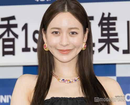 野崎萌香、結婚予定に言及 大胆スリットからSEXY美脚披露【jealousy】