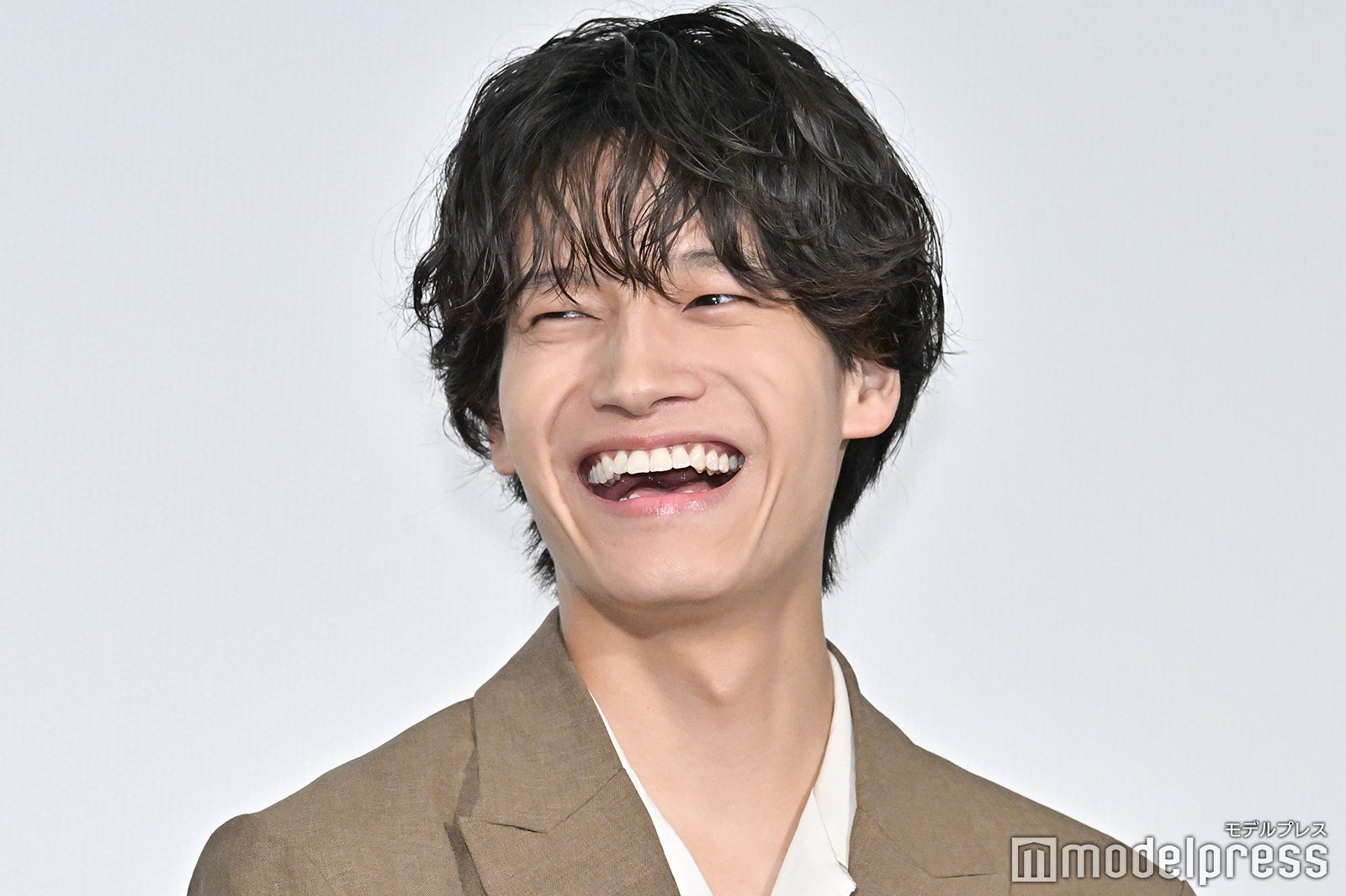 Aぇ! group佐野晶哉、“大先輩”平泉成に感謝「出会えて人生が何倍