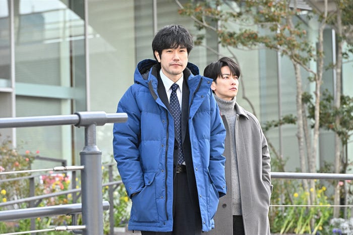 松山ケンイチ、佐藤健/ 「100万回 言えばよかった」第3話より(C)TBS