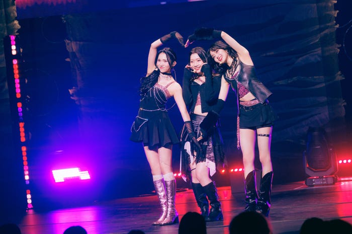 IS:SUE(C)LAPONE GIRLS