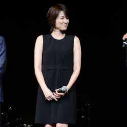 艶ある美脚を披露した吉瀬美智子