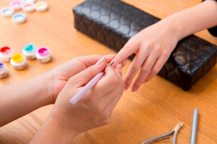 指先のケアはしっかり