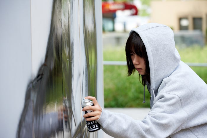 池田エライザ/「左ききのエレン」第1話より(C)かっぴー・nifuni/集英社 (C)ドラマ「左ききのエレン」製作委員会・MBS