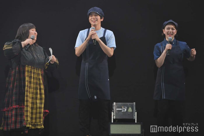 かなで、山下幸輝、村重杏奈(C)モデルプレス