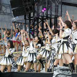 モデルプレス - AKB48総選挙ライブ開催、迫力歌唱も大雨で予定変更<セットリスト>