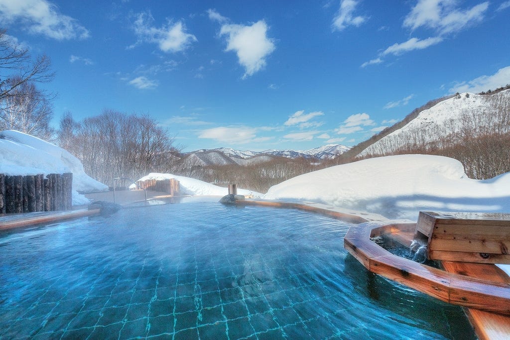 銀世界で温まりたい。雪見風呂を楽しめる温泉旅館4選