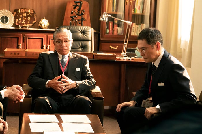 柳葉敏郎、杉本哲太(C)2023映画「シャイロックの子供たち」製作委員会