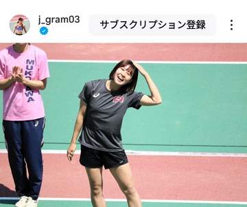 マッチョで注目の美女アスリート「うん、いい背中だ」雰囲気一変の黒ドレス姿 「背中の筋肉かっこいい」と反響