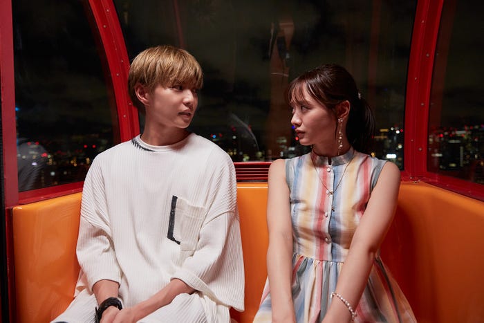 佐藤大樹、森香澄「栞ちゃん 心の声を聞かせてよ」(C)テレビ朝日