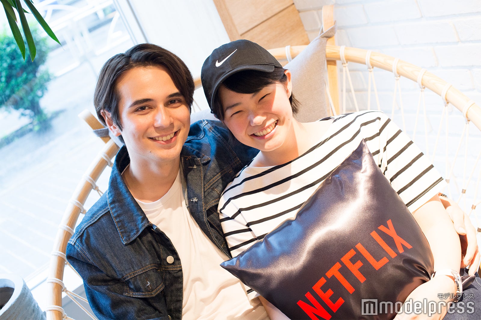 岡本至恩、佐藤つば冴（C）モデルプレス