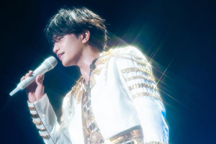 3000年ぶりに完全体で降臨したアイドル・中島健人/「“IDOL1ST 中島健人” LIVE TOUR 2026」より/撮影:田中聖太郎(提供写真)
