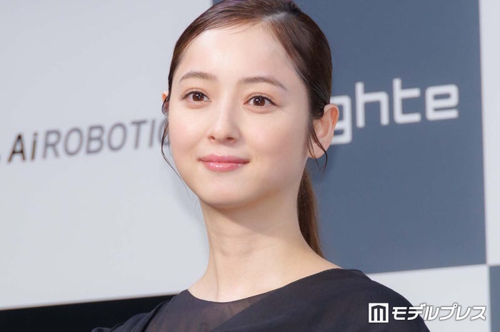 2児の母・佐々木希「子供達も大好物」秋田の山菜“ミズ”料理を公開「初めて見ました」「美味しそう」の声