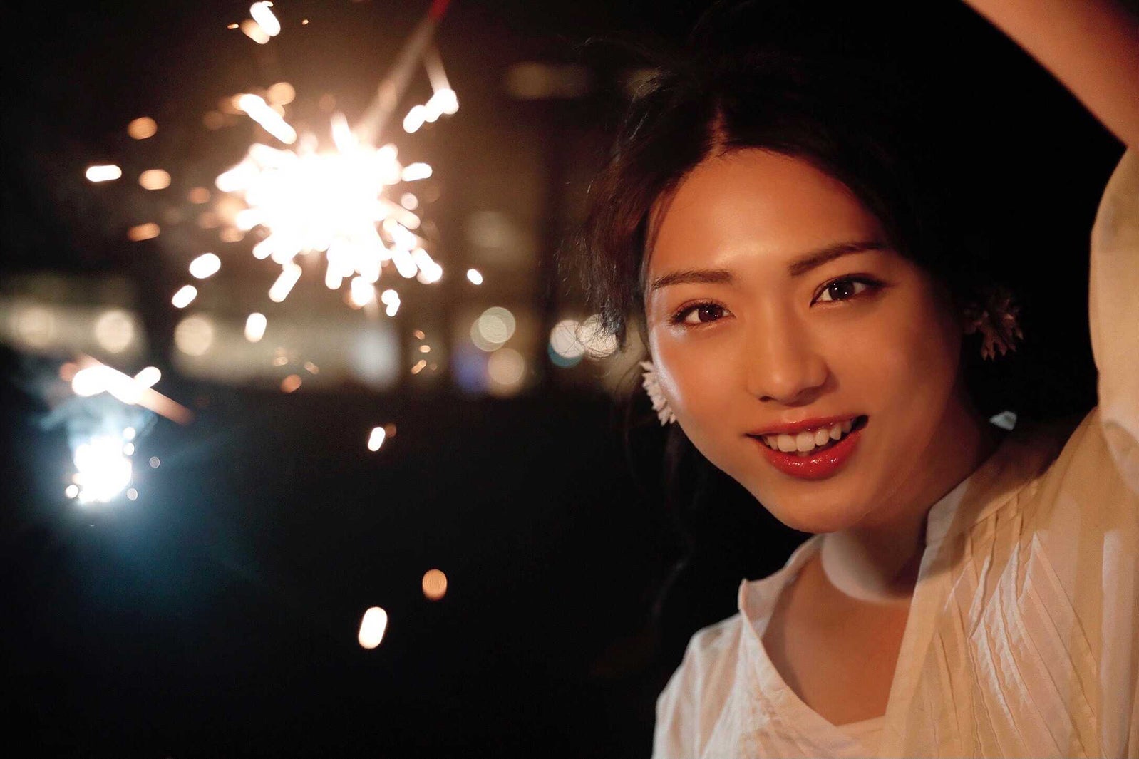 井手上漠、青春感溢れる花火ショット “おまけ”公開