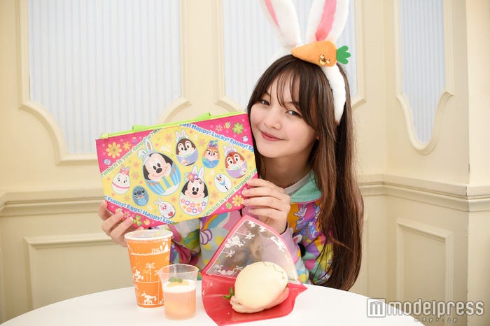 スペシャルセット スーベニアランチケース付き¥1,860(モデル:藤田エミリ)/(C)モデルプレス