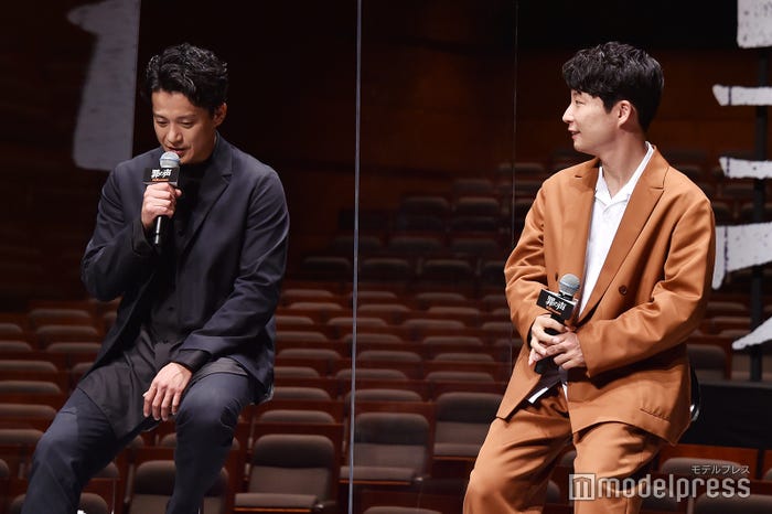 小栗旬、星野源(C)モデルプレス