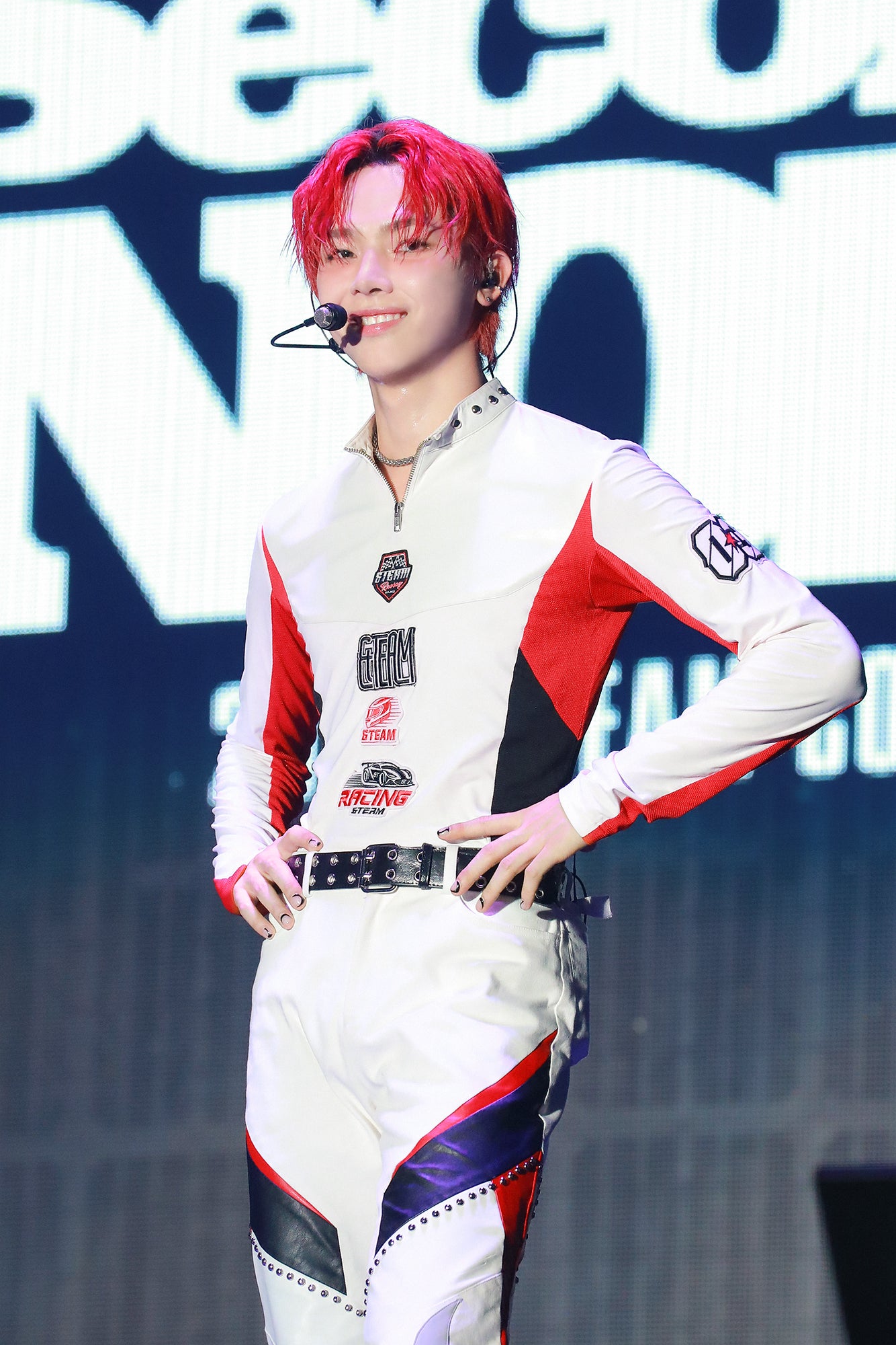 NICHOLAS（C）HYBE LABELS JAPAN