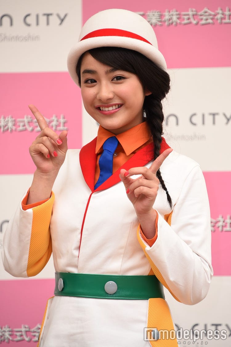 平祐奈の ペンパイナッポーアッポーペン が可愛い 本人からも お墨付き 姉 愛梨 なんだこれは モデルプレス 平祐奈の ペンパイナッポーアッポーペン が可愛い 本人からも お墨付き 姉 愛梨 なんだこれは モデルプレス