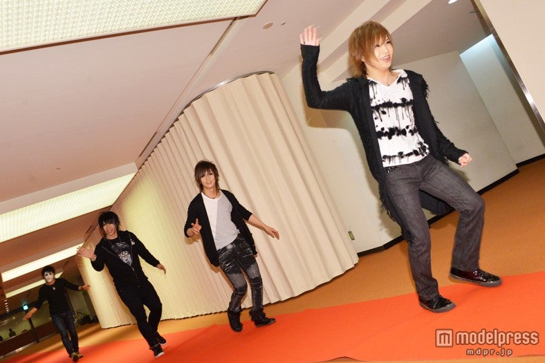 ゴールデンボンバー