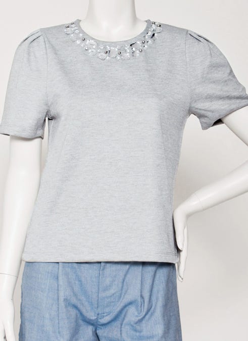 ビジュー付きスウェットプルオーバー「DEPARTMENT」¥2,980(税込)