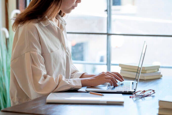 「おっとり」の類語