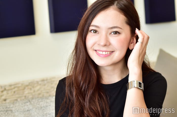 普段のフランク奈緒美ロレイン (C)モデルプレス