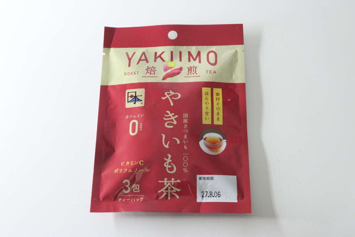 ダイソーの「やきいも茶」赤いパッケージの全体像 ダイソーの「やきいも茶」赤いパッケージの全体像