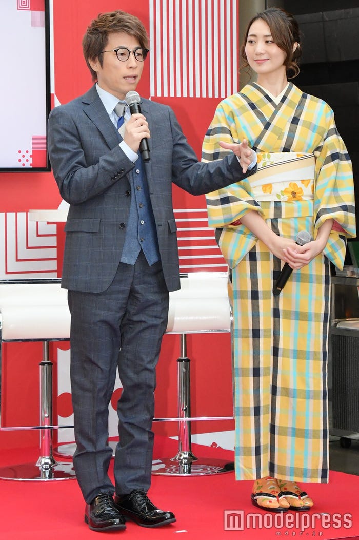 田村淳、尾崎ななみ (C)モデルプレス