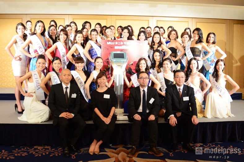 「2013 ミス・ユニバース・ジャパン」ファイナリストとサポートチーム