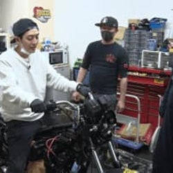 とろサーモン・村田秀亮の“シュミカツ”に密着し、大人の趣味を楽しむ『オフガレージ ~最高!オーマイライフ~』がスタート