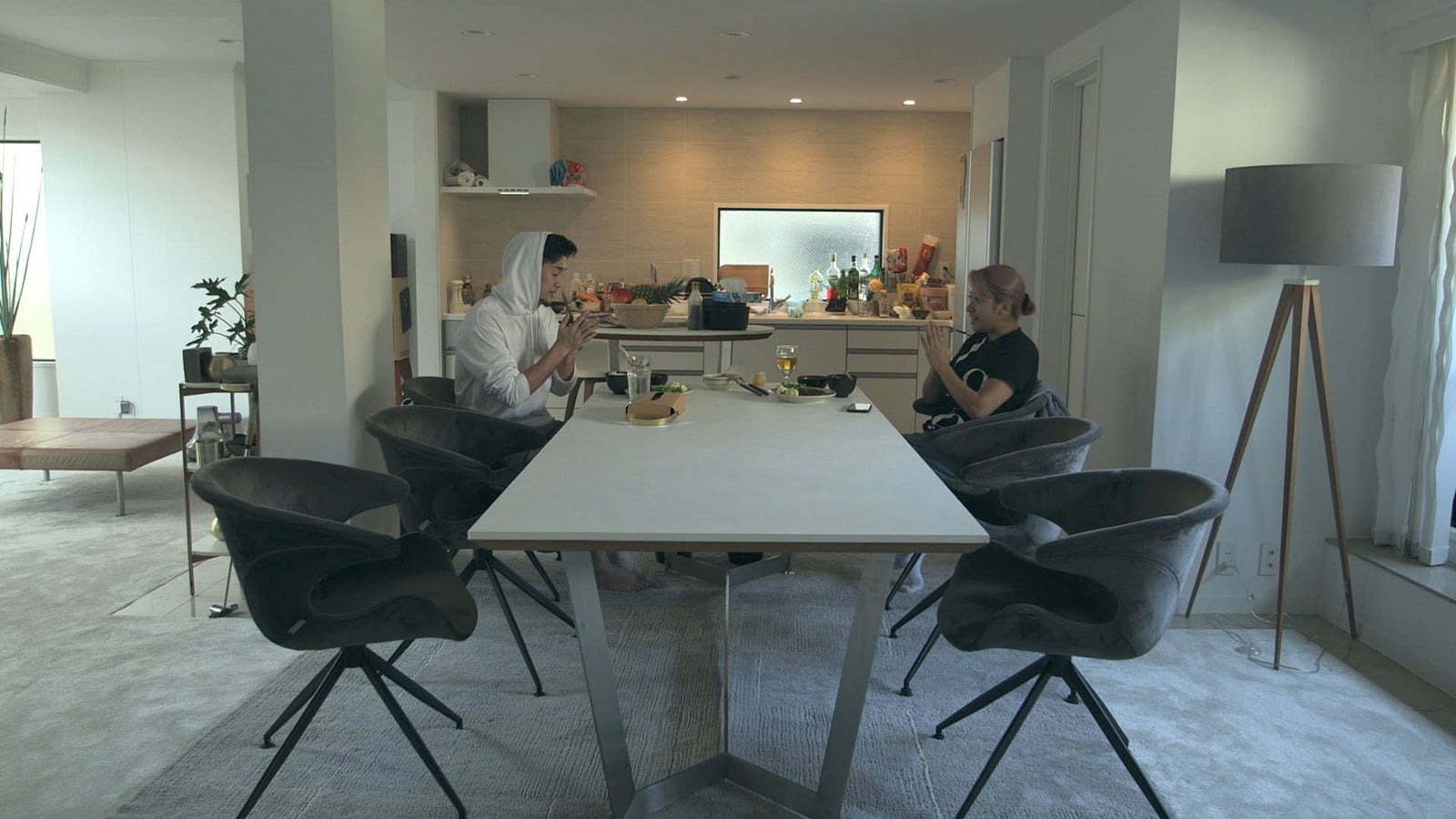 凌、花「TERRACE HOUSE TOKYO 2019-2020」26th WEEK（C）フジテレビ／イースト・エンタテインメント