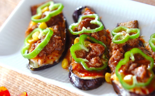 ジャガイモでも作れる、ナスの簡単ミートピザ