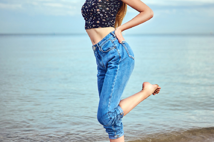 太ももの張り出しでもう悩まないっ！やれば変わるエクササイズでスルッとパンツが入る脚に！