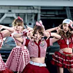 「ギンガムチェック」のミュージックビデオより