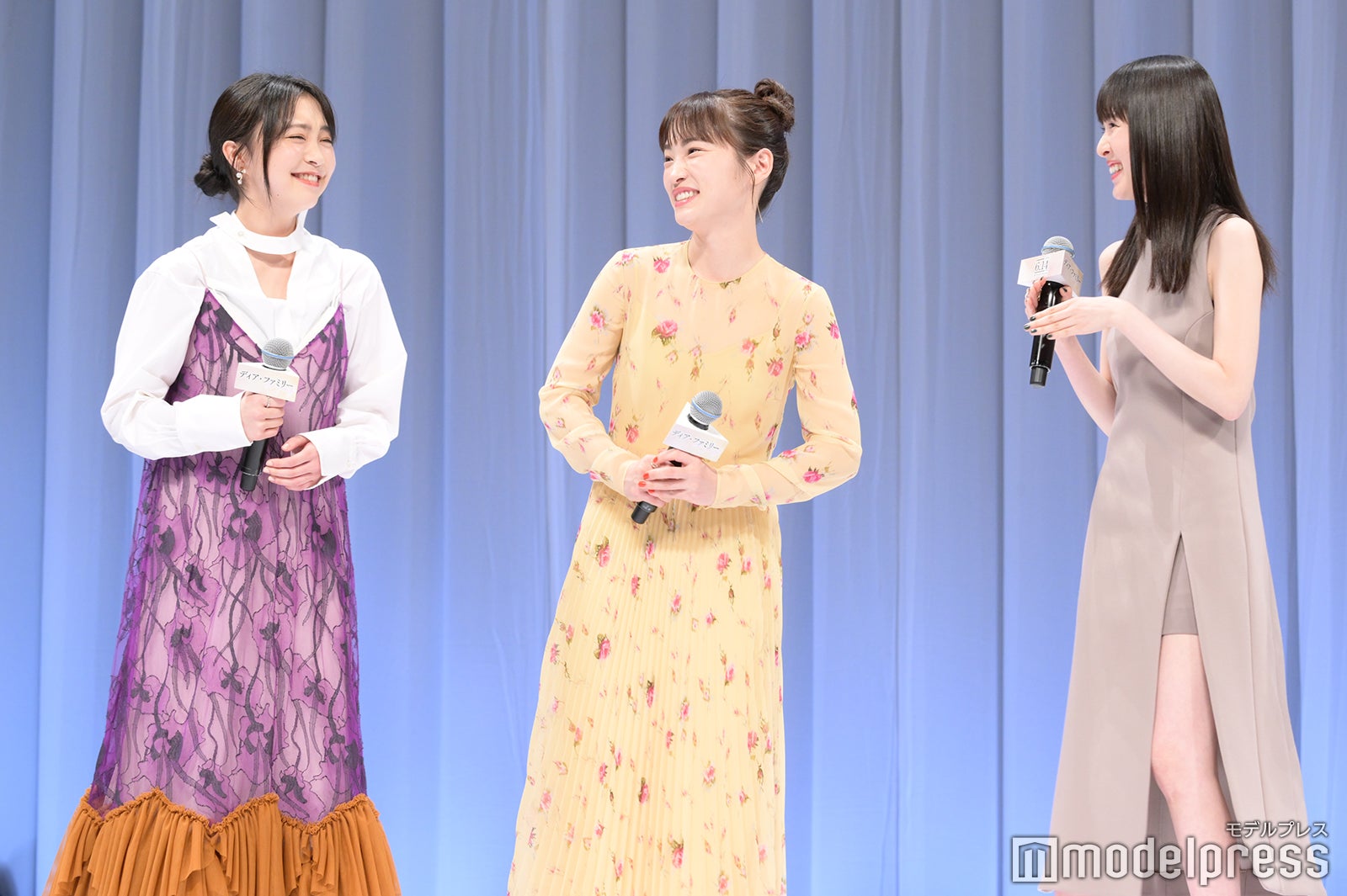 新井美羽、川栄李奈、福本莉子（C）モデルプレス