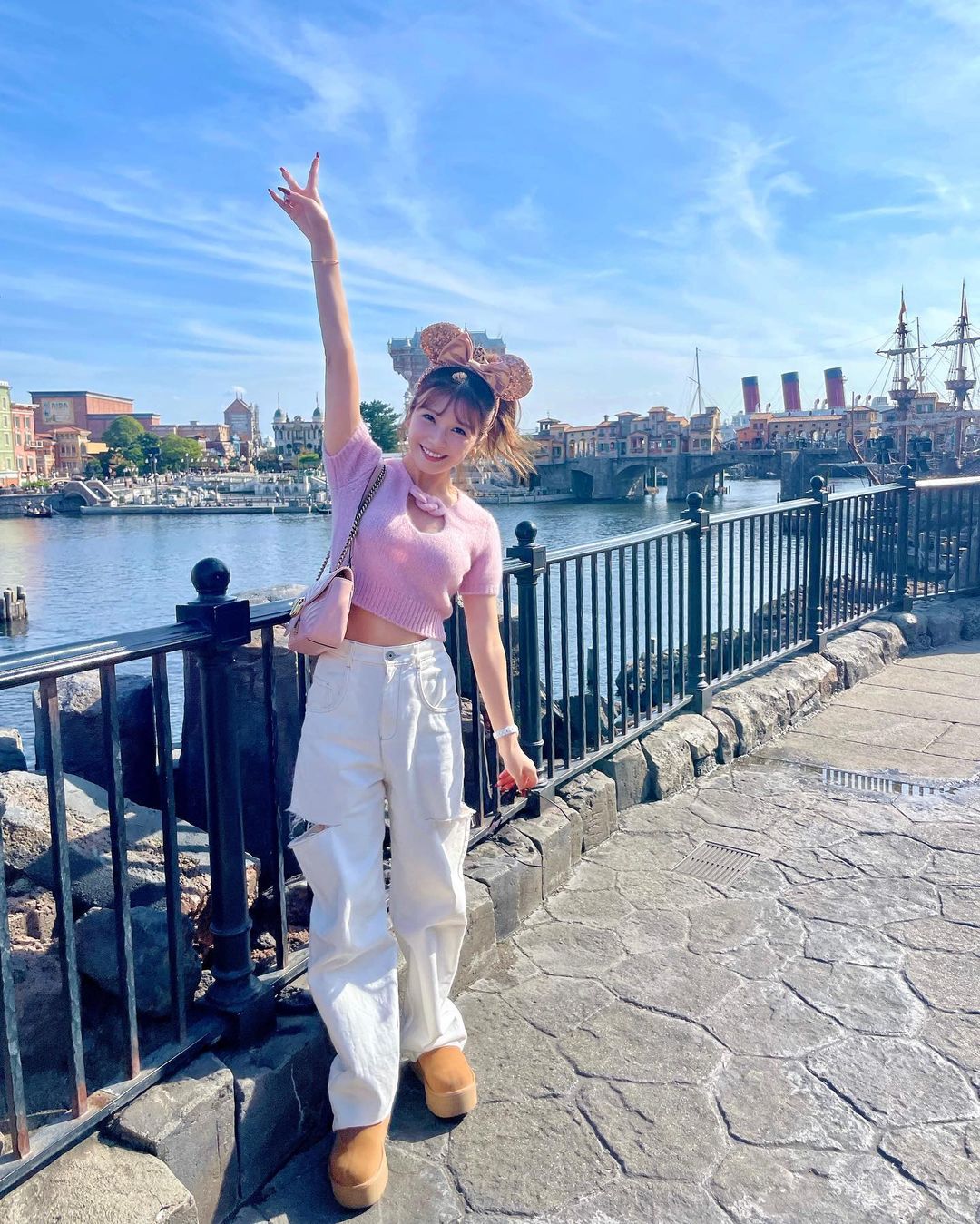 宇野実彩子公式Instagramより