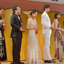（左から）吉岡里帆、ムロツヨシ、杉咲花、竹内涼真、門脇麦、高橋一生 （C）モデルプレス
